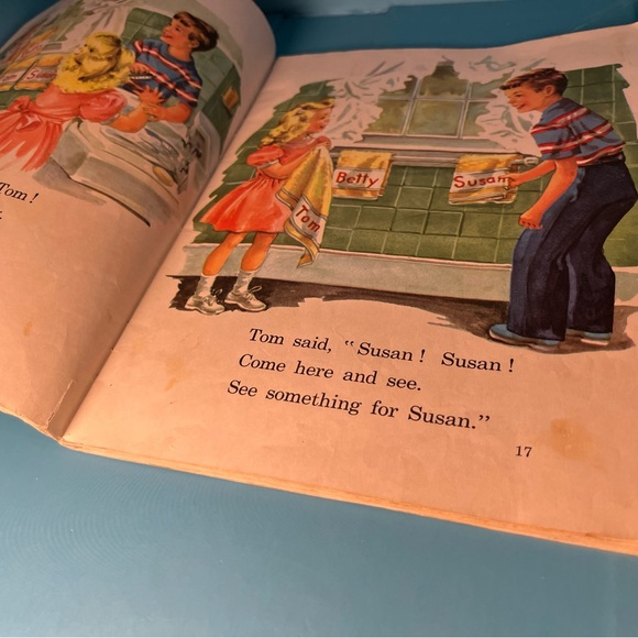 ⭐️ My Little Green Story Book - Ginn and Company - Picture 9 of 14